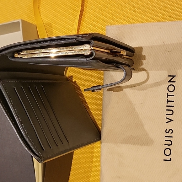 💯Auth Louis Vuitton LV Monogram Vernis Patent Leather French Purse Wallet - Picture 11 of 13